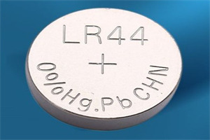 ¿Qué es una batería LR44?